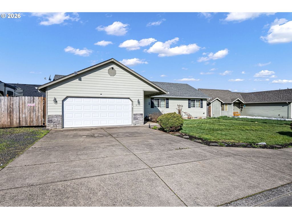 573 CRESWOOD Dr, Creswell, OR 97426