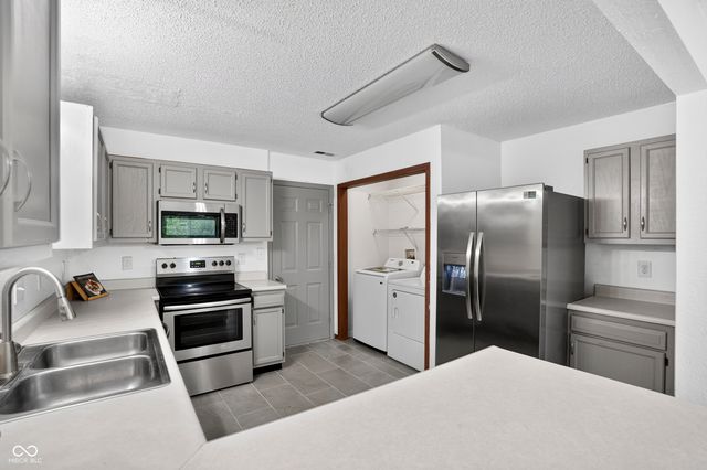 6002 Draycott Drive, Indianapolis, IN 46236
