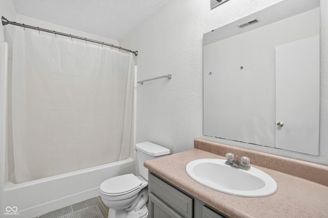 6002 Draycott Drive, Indianapolis, IN 46236