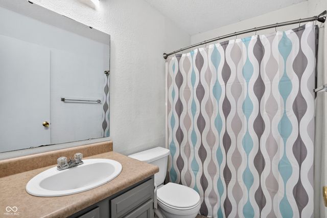 6002 Draycott Drive, Indianapolis, IN 46236