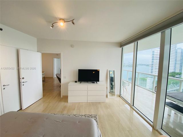 450 Alton Road 1406, Miami Beach, FL 33139