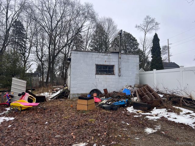 314 N Main Street, Perry, MI 48872