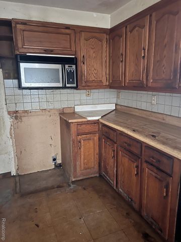 314 N Main Street, Perry, MI 48872