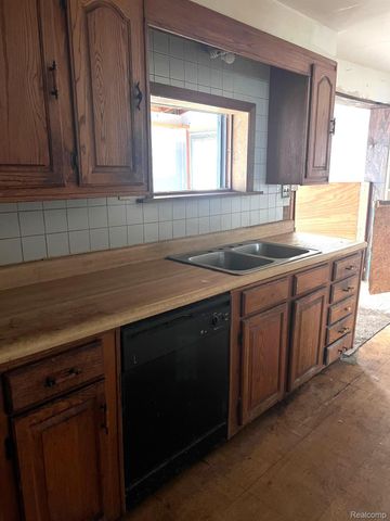 314 N Main Street, Perry, MI 48872