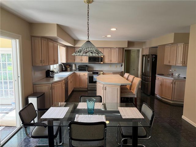 4114 ROCHELLE Drive, South Whitehall Twp, PA 18104