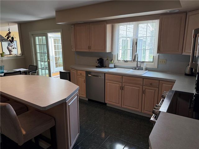 4114 ROCHELLE Drive, South Whitehall Twp, PA 18104