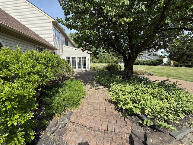 4114 ROCHELLE Drive, South Whitehall Twp, PA 18104