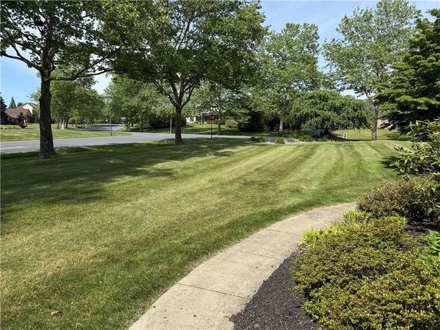 4114 ROCHELLE Drive, South Whitehall Twp, PA 18104