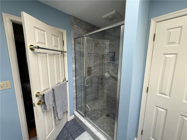 4114 ROCHELLE Drive, South Whitehall Twp, PA 18104