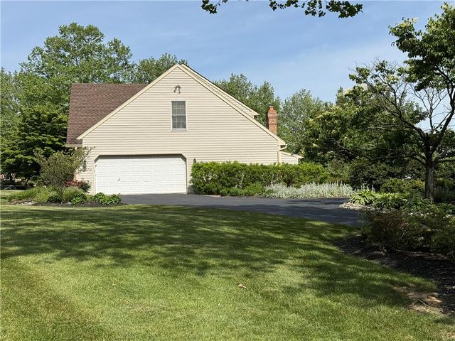 4114 ROCHELLE Drive, South Whitehall Twp, PA 18104