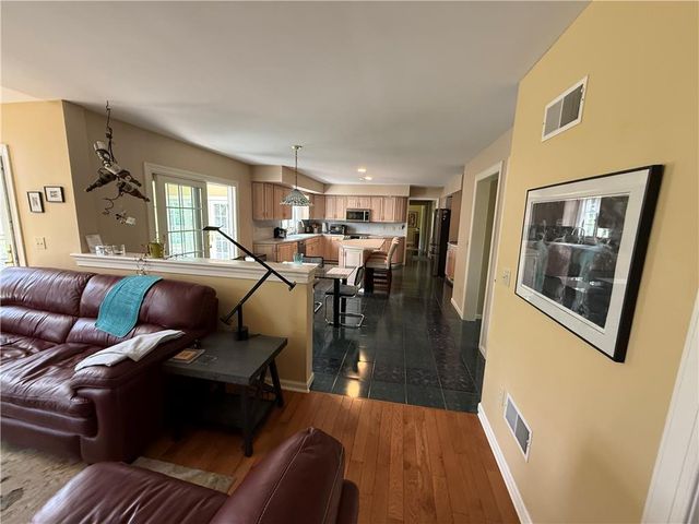4114 ROCHELLE Drive, South Whitehall Twp, PA 18104