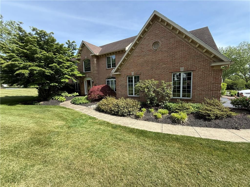 4114 ROCHELLE Drive, South Whitehall Twp, PA 18104