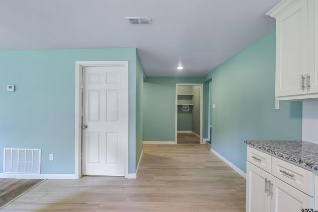 1333 Montgomery Gardens, Tyler, TX 75708