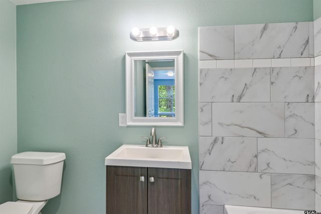 1333 Montgomery Gardens, Tyler, TX 75708