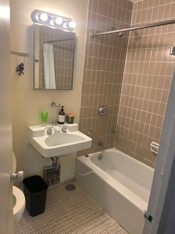 1400 E 55th Place 613S, Chicago, IL 60637