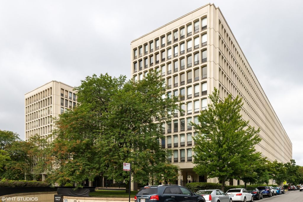 1400 E 55th Place 613S, Chicago, IL 60637