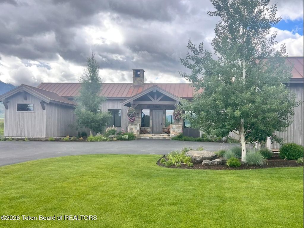 78 CREEKSIDE Court, Etna, WY 83118 photo 3