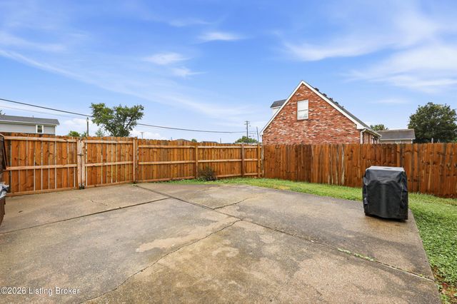 910 Beech Grove Rd, Shepherdsville, KY 40165
