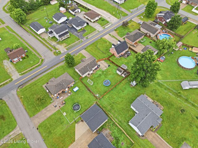 910 Beech Grove Rd, Shepherdsville, KY 40165