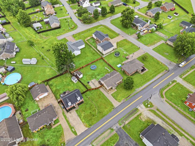910 Beech Grove Rd, Shepherdsville, KY 40165