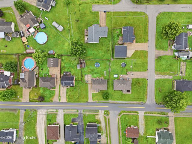 910 Beech Grove Rd, Shepherdsville, KY 40165