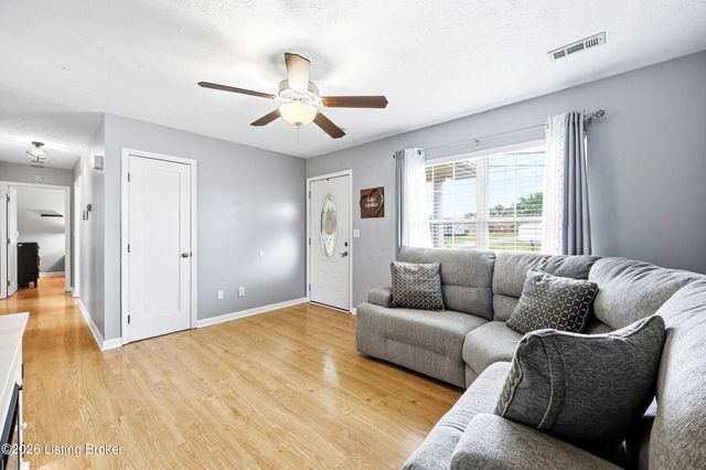 910 Beech Grove Rd, Shepherdsville, KY 40165