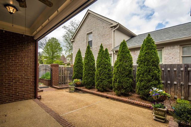 3123 OAKLEIGH MANOR CV, Germantown, TN 38138