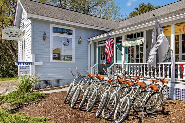 2057 Middle Street Apt 10, Sullivans Island, SC 29482