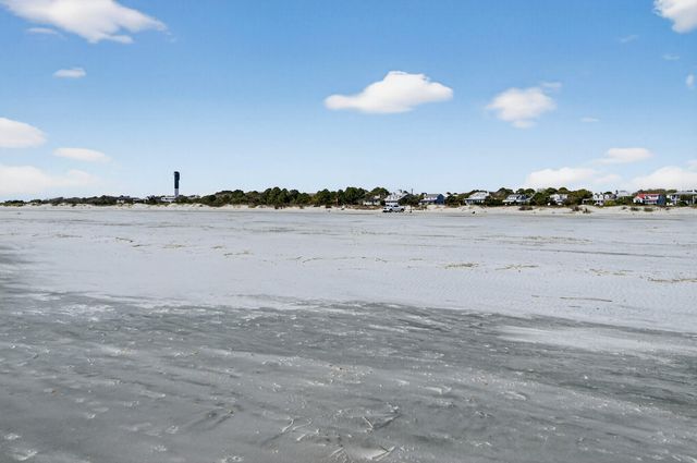 2057 Middle Street Apt 10, Sullivans Island, SC 29482