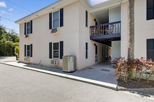 2057 Middle Street Apt 10, Sullivans Island, SC 29482