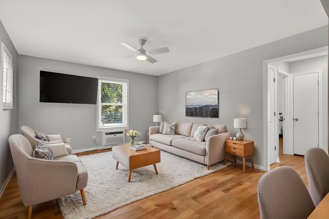 2057 Middle Street Apt 10, Sullivans Island, SC 29482