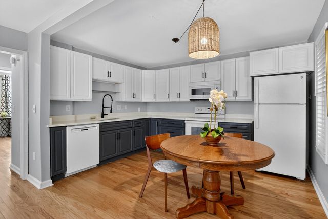 2057 Middle Street Apt 10, Sullivans Island, SC 29482