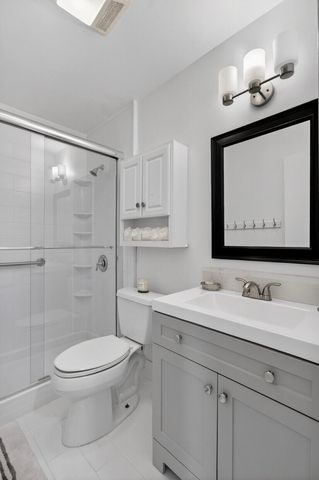 2057 Middle Street Apt 10, Sullivans Island, SC 29482