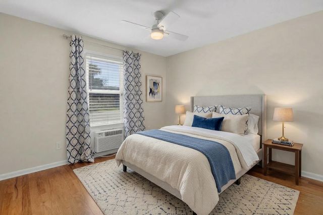 2057 Middle Street Apt 10, Sullivans Island, SC 29482