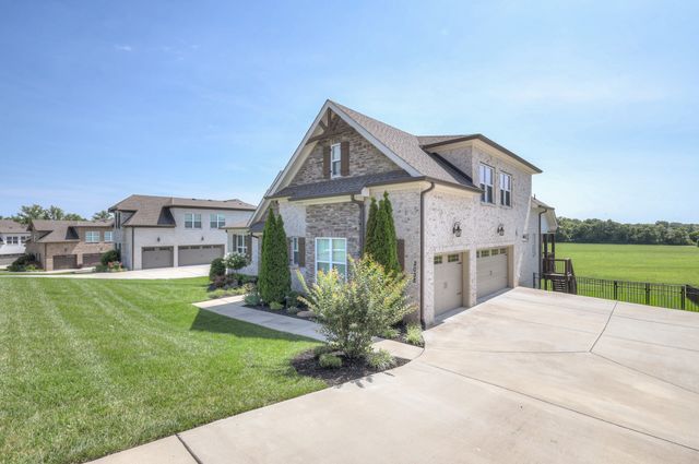 2035 Imagine Cir, Spring Hill, TN 37174