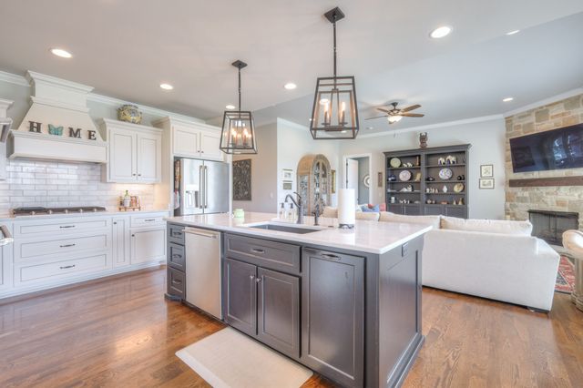 2035 Imagine Cir, Spring Hill, TN 37174