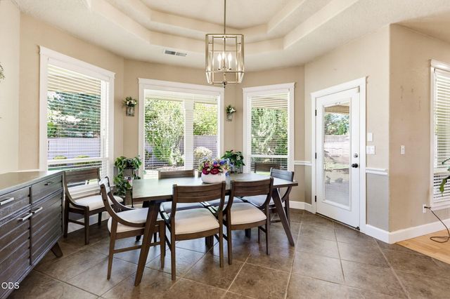 977 Fairview Court, Eagle Point, OR 97524