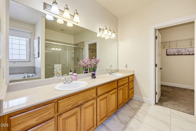 977 Fairview Court, Eagle Point, OR 97524