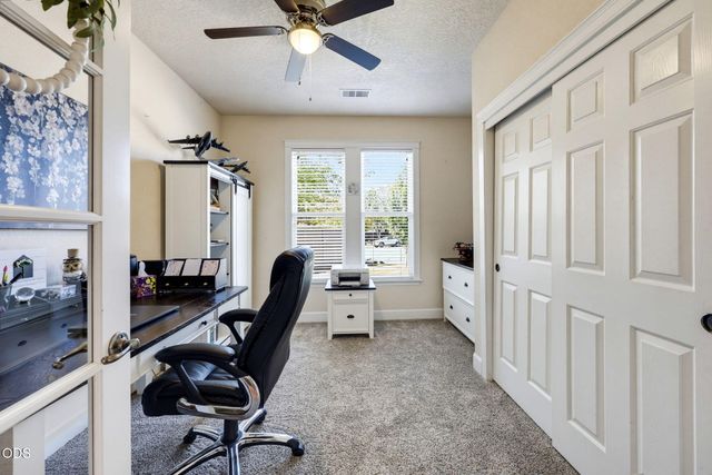 977 Fairview Court, Eagle Point, OR 97524