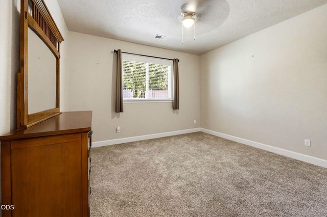 977 Fairview Court, Eagle Point, OR 97524