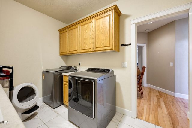 977 Fairview Court, Eagle Point, OR 97524