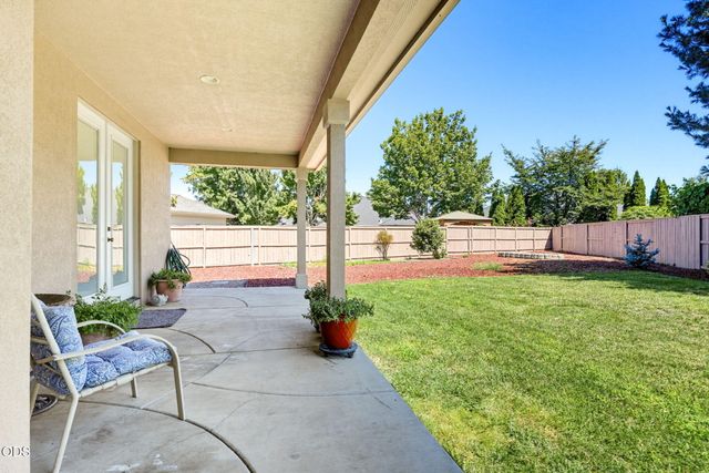 977 Fairview Court, Eagle Point, OR 97524