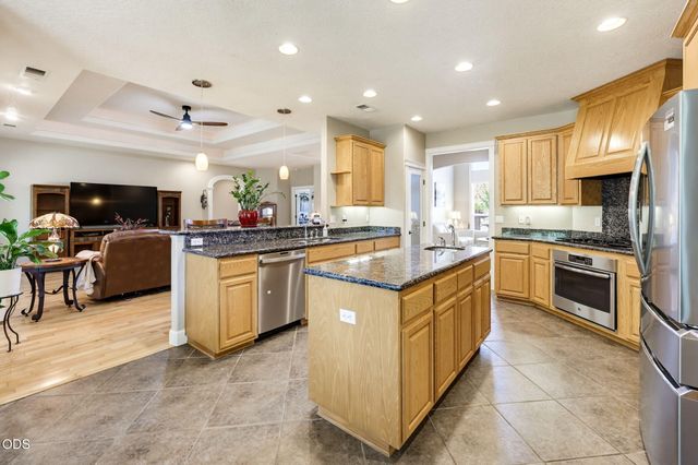 977 Fairview Court, Eagle Point, OR 97524