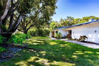 1529 Bayview Drive, Fort Lauderdale, FL 33304