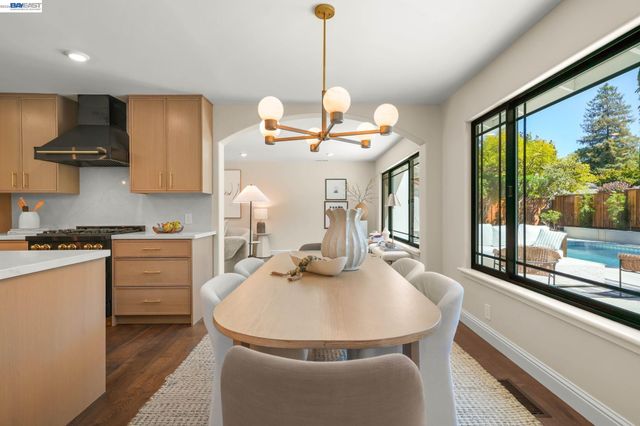 2883 Bowling Green Dr, Walnut Creek, CA 94598