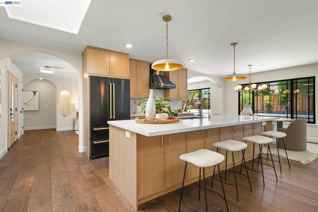 2883 Bowling Green Dr, Walnut Creek, CA 94598