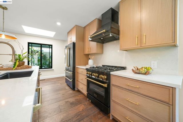 2883 Bowling Green Dr, Walnut Creek, CA 94598