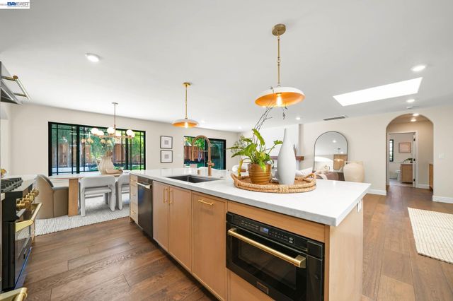 2883 Bowling Green Dr, Walnut Creek, CA 94598