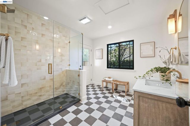 2883 Bowling Green Dr, Walnut Creek, CA 94598