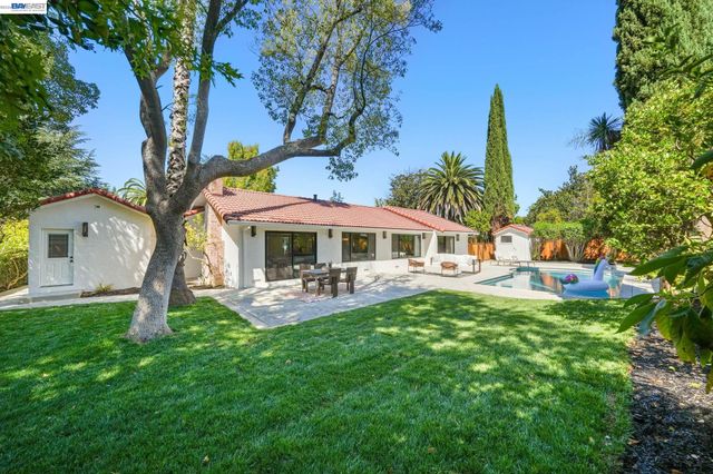 2883 Bowling Green Dr, Walnut Creek, CA 94598